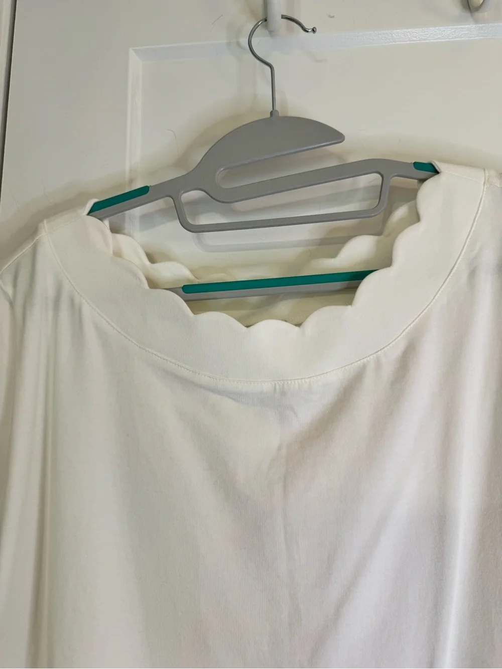 Anne Klein White Tee - Picture 3 of 8